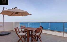 High Floor Seafront Penthouse, Opp Beach & Wifi Ac By 360 Estates